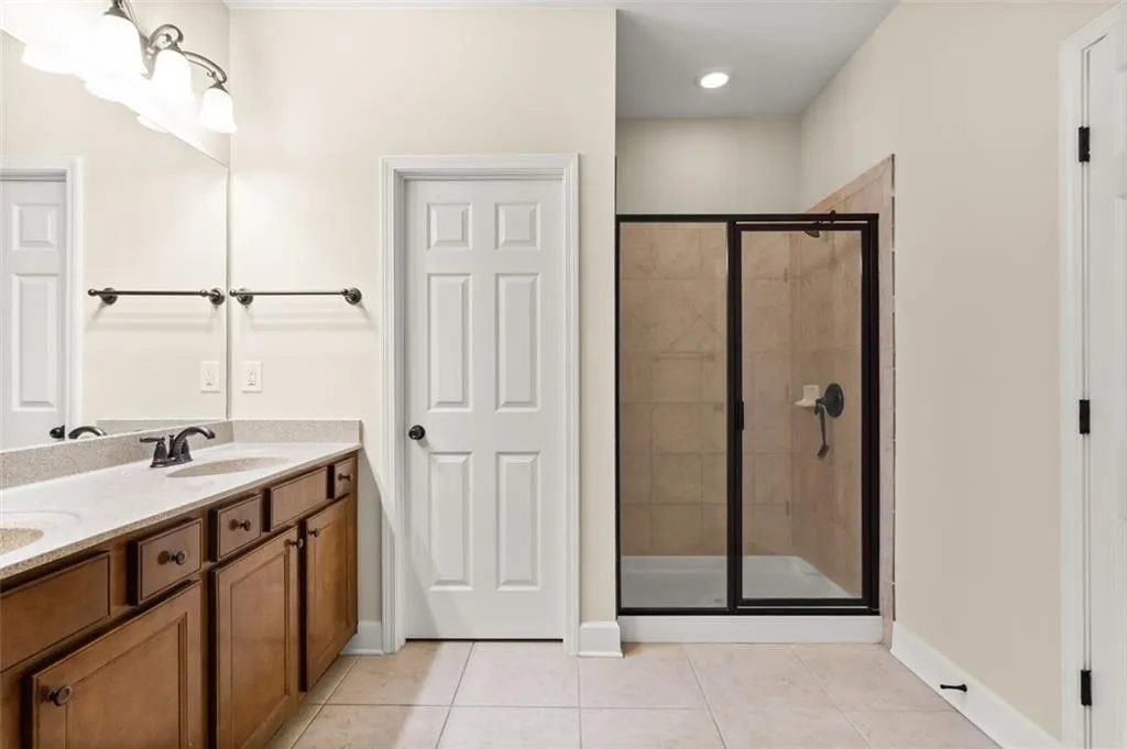 5577 High Point Road, Atlanta, Georgia 30342, 4 Bedrooms Bedrooms, ,3 BathroomsBathrooms,Residential,Sold,5577 High Point Road,6966862