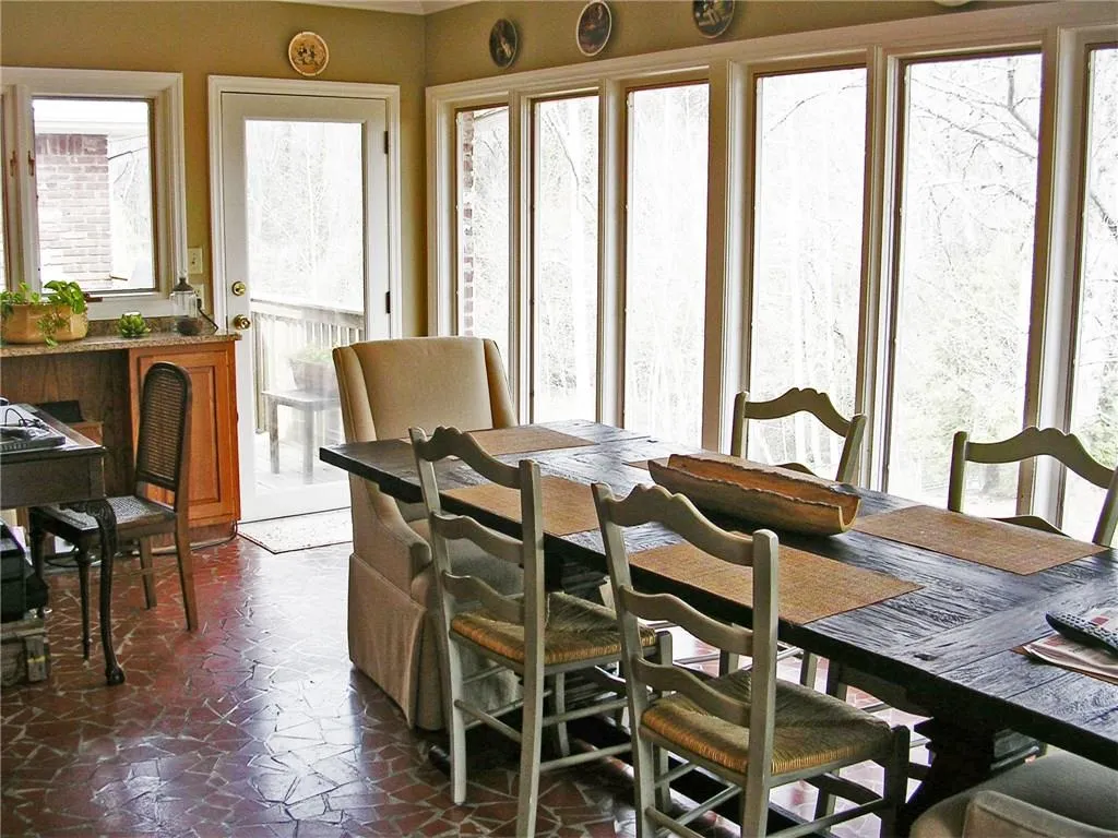 5515 Mount Vernon Parkway, Sandy Springs, Georgia 30327, 5 Bedrooms Bedrooms, ,3 BathroomsBathrooms,Residential,Sold,5515 Mount Vernon Parkway,5813274