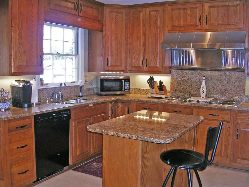 5515 Mount Vernon Parkway, Sandy Springs, Georgia 30327, 5 Bedrooms Bedrooms, ,3 BathroomsBathrooms,Residential,Sold,5515 Mount Vernon Parkway,5813274