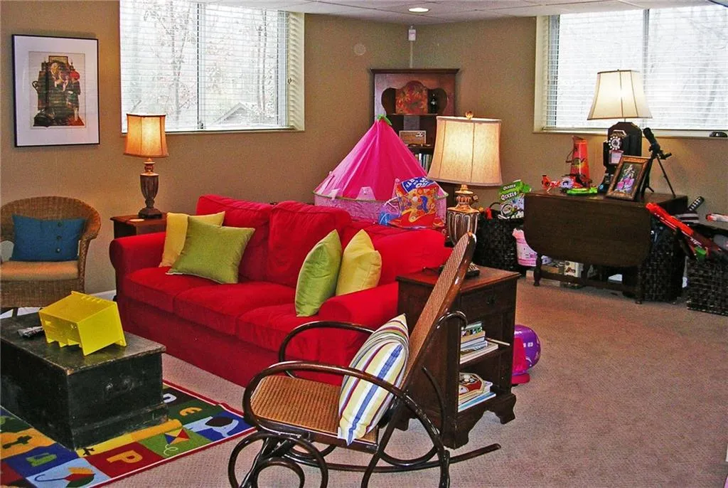 5515 Mount Vernon Parkway, Sandy Springs, Georgia 30327, 5 Bedrooms Bedrooms, ,3 BathroomsBathrooms,Residential,Sold,5515 Mount Vernon Parkway,5813274