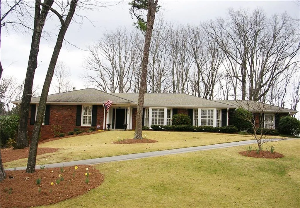 5515 Mount Vernon Parkway, Sandy Springs, Georgia 30327, 5 Bedrooms Bedrooms, ,3 BathroomsBathrooms,Residential,Sold,5515 Mount Vernon Parkway,5813274