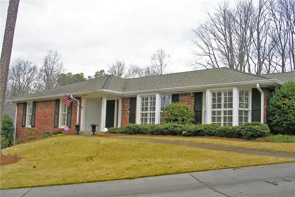 5515 Mount Vernon Parkway, Sandy Springs, Georgia 30327, 5 Bedrooms Bedrooms, ,3 BathroomsBathrooms,Residential,Sold,5515 Mount Vernon Parkway,5813274