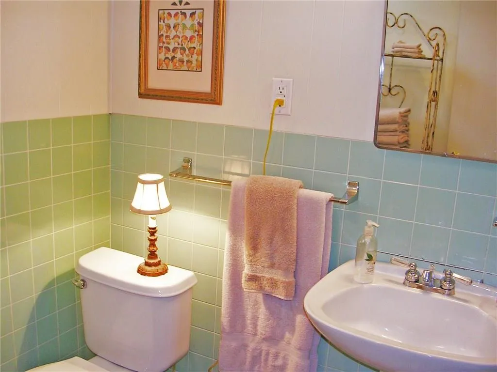 5515 Mount Vernon Parkway, Sandy Springs, Georgia 30327, 5 Bedrooms Bedrooms, ,3 BathroomsBathrooms,Residential,Sold,5515 Mount Vernon Parkway,5813274