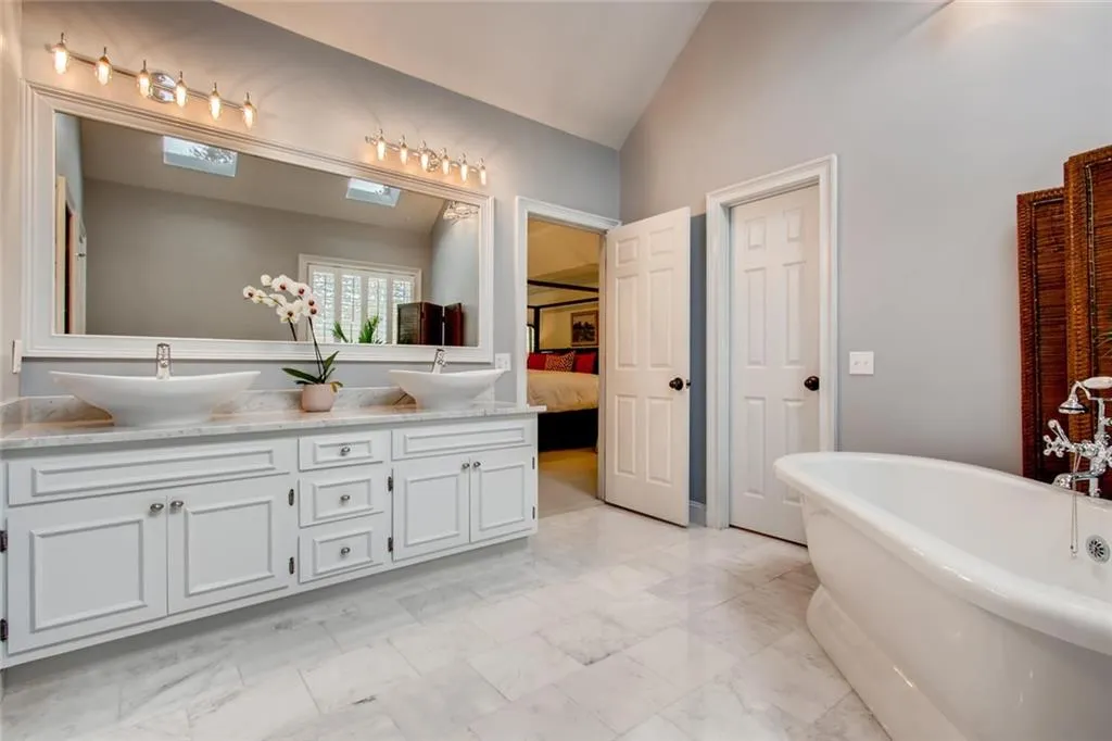 7435 Crompton Court N, Sandy Springs, Georgia 30350, 5 Bedrooms Bedrooms, ,4 BathroomsBathrooms,Residential,Sold,7435 Crompton Court N,6642893