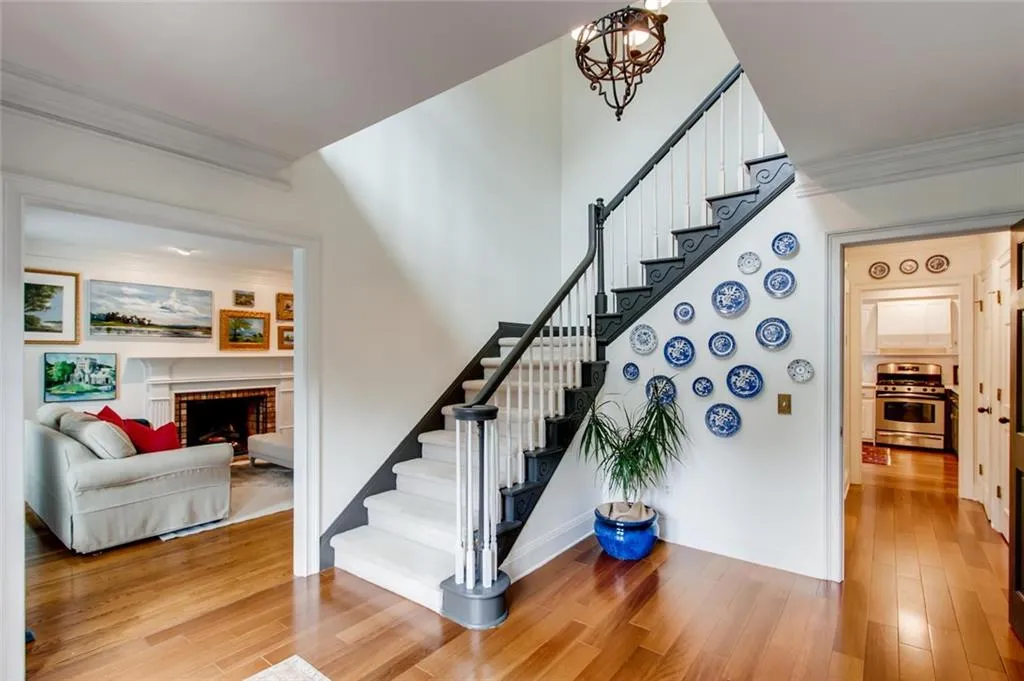 7435 Crompton Court N, Sandy Springs, Georgia 30350, 5 Bedrooms Bedrooms, ,4 BathroomsBathrooms,Residential,Sold,7435 Crompton Court N,6642893