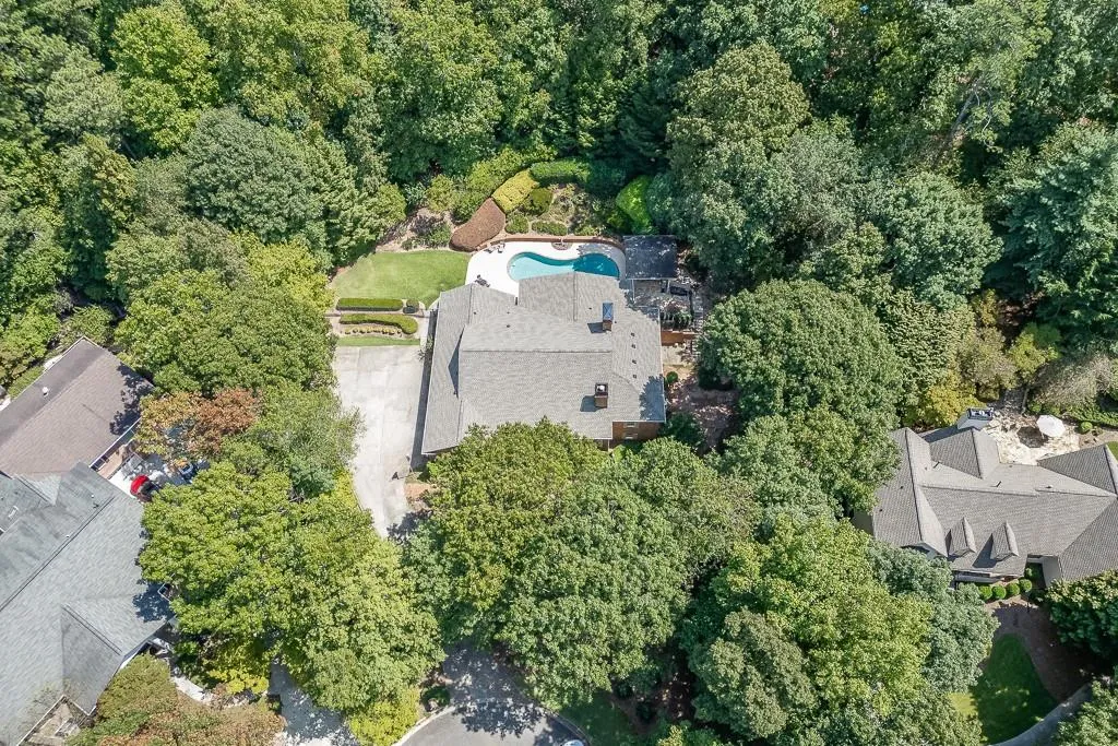 Birds eye view of property