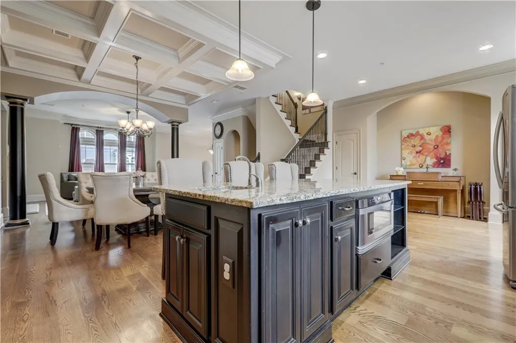 926 Boudreau Court, Sandy Springs, Georgia 30328, 3 Bedrooms Bedrooms, ,3 BathroomsBathrooms,Residential,Sold,926 Boudreau Court,6664747