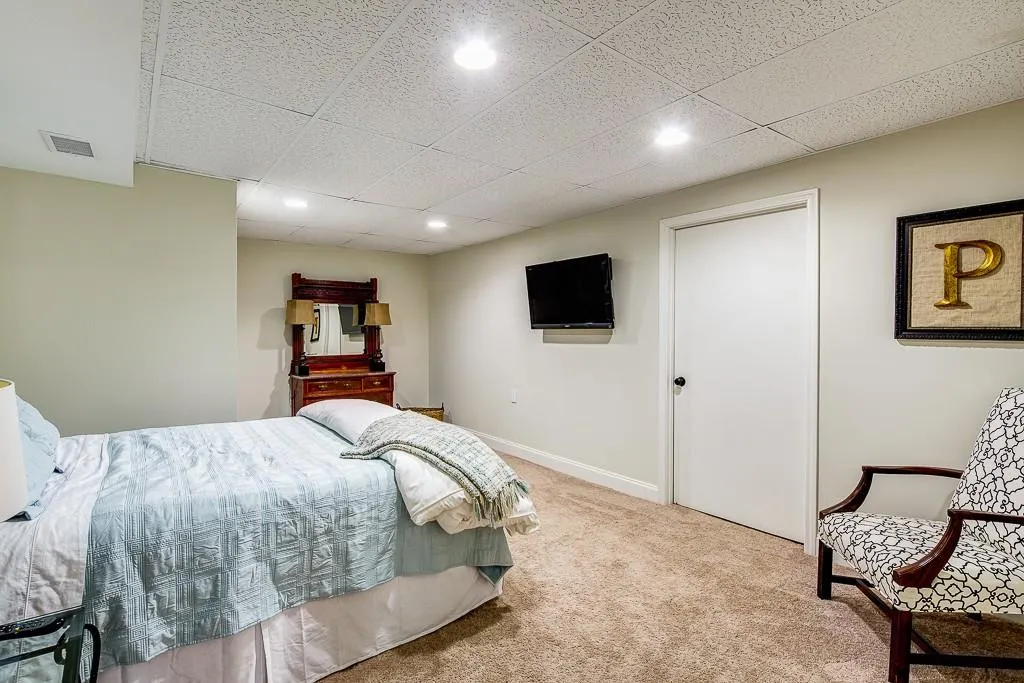 6810 Hunters Trace Circle, Sandy Springs, Georgia 30328, 5 Bedrooms Bedrooms, ,2 BathroomsBathrooms,Residential,Sold,6810 Hunters Trace Circle,5702180