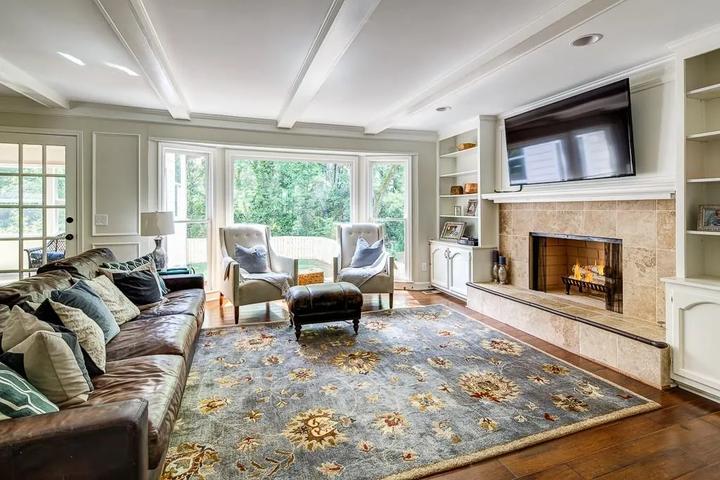 6810 Hunters Trace Circle, Sandy Springs, Georgia 30328, 5 Bedrooms Bedrooms, ,2 BathroomsBathrooms,Residential,Sold,6810 Hunters Trace Circle,5702180