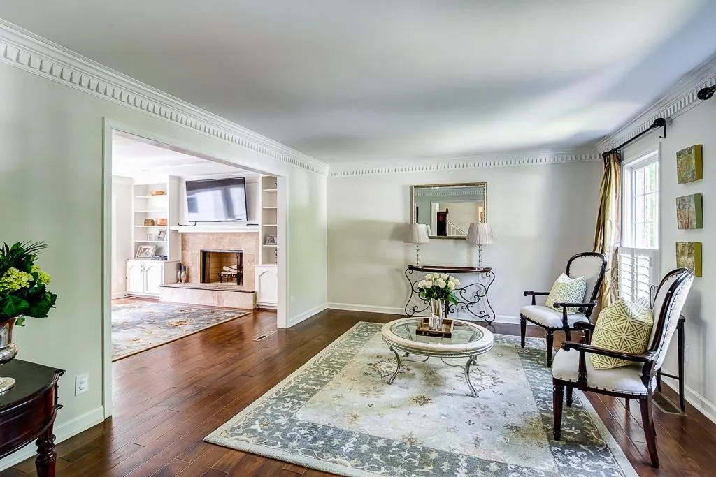 6810 Hunters Trace Circle, Sandy Springs, Georgia 30328, 5 Bedrooms Bedrooms, ,2 BathroomsBathrooms,Residential,Sold,6810 Hunters Trace Circle,5702180