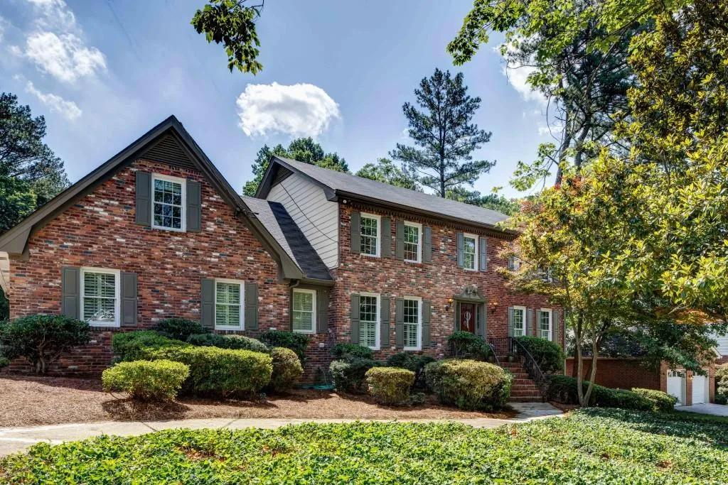 6810 Hunters Trace Circle, Sandy Springs, Georgia 30328, 5 Bedrooms Bedrooms, ,2 BathroomsBathrooms,Residential,Sold,6810 Hunters Trace Circle,5702180