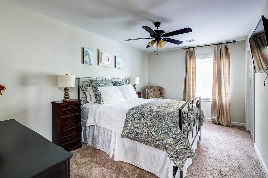 6810 Hunters Trace Circle, Sandy Springs, Georgia 30328, 5 Bedrooms Bedrooms, ,2 BathroomsBathrooms,Residential,Sold,6810 Hunters Trace Circle,5702180