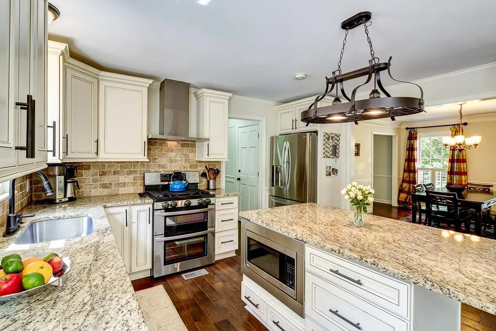 6810 Hunters Trace Circle, Sandy Springs, Georgia 30328, 5 Bedrooms Bedrooms, ,2 BathroomsBathrooms,Residential,Sold,6810 Hunters Trace Circle,5702180