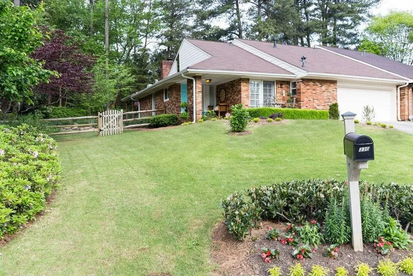 330 Francyne Court, Atlanta, Georgia 30328, 2 Bedrooms Bedrooms, ,2 BathroomsBathrooms,Residential,Sold,330 Francyne Court,5679448