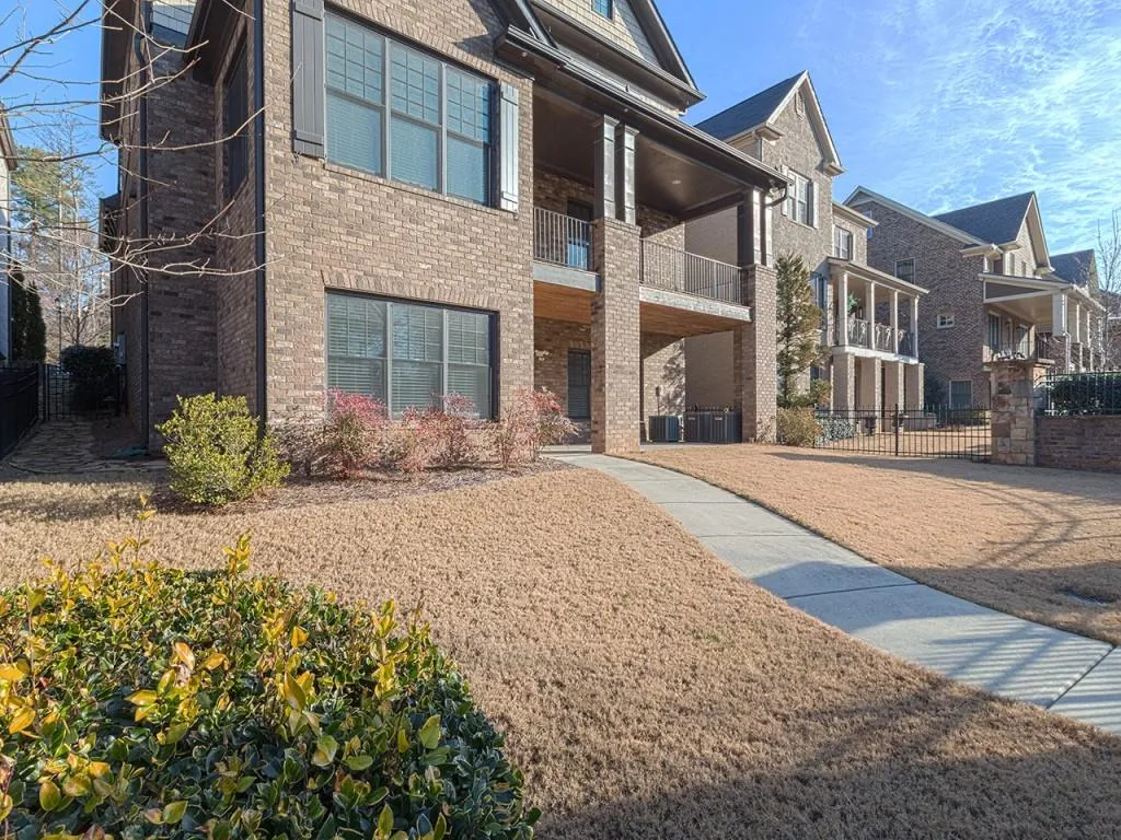 455 Glenmanor Court, Atlanta, Georgia 30328, 6 Bedrooms Bedrooms, ,5 BathroomsBathrooms,Residential,Sold,455 Glenmanor Court,5951941