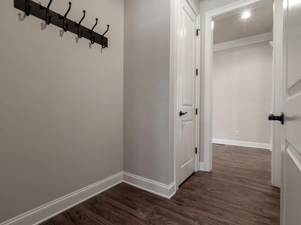 455 Glenmanor Court, Atlanta, Georgia 30328, 6 Bedrooms Bedrooms, ,5 BathroomsBathrooms,Residential,Sold,455 Glenmanor Court,5951941