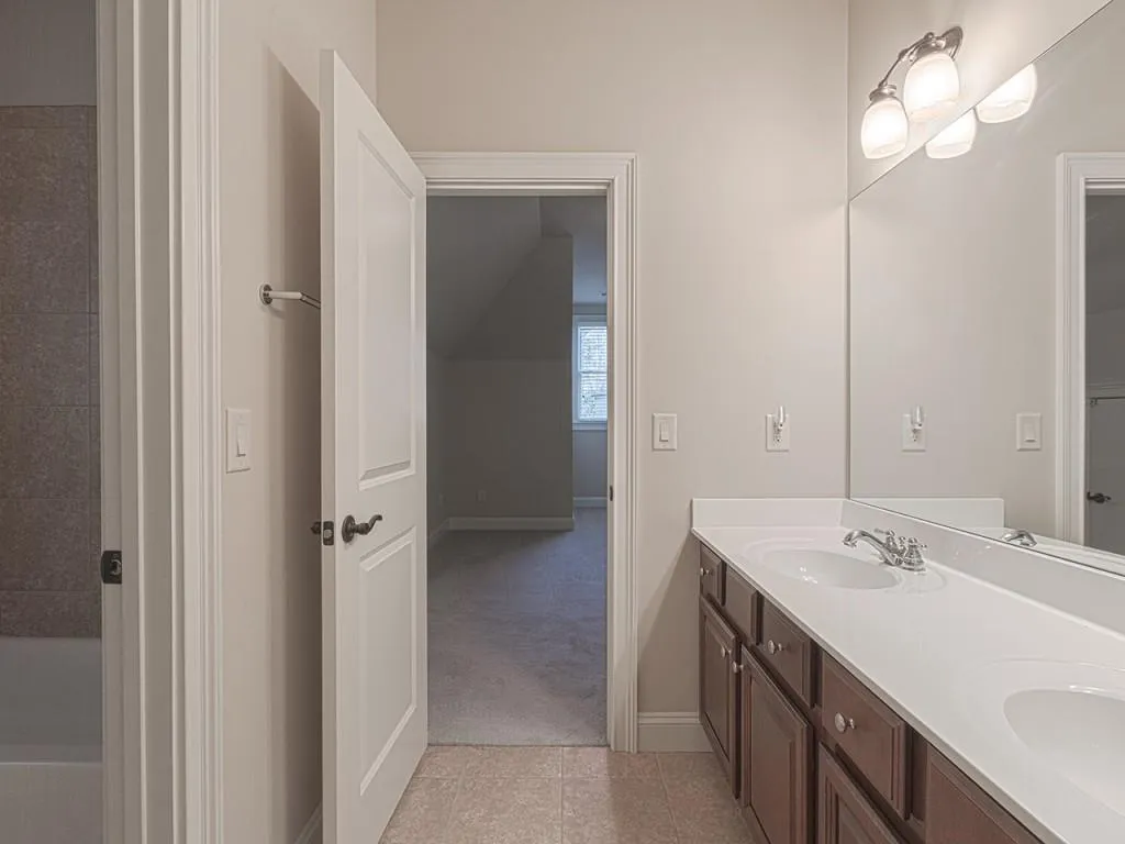 455 Glenmanor Court, Atlanta, Georgia 30328, 6 Bedrooms Bedrooms, ,5 BathroomsBathrooms,Residential,Sold,455 Glenmanor Court,5951941