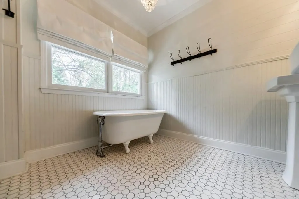 4781 E Conway Drive Nw, Atlanta, Georgia 30327, 5 Bedrooms Bedrooms, ,5 BathroomsBathrooms,Residential,Sold,4781 E Conway Drive Nw,6703473
