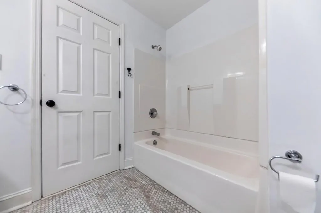 4781 E Conway Drive Nw, Atlanta, Georgia 30327, 5 Bedrooms Bedrooms, ,5 BathroomsBathrooms,Residential,Sold,4781 E Conway Drive Nw,6703473