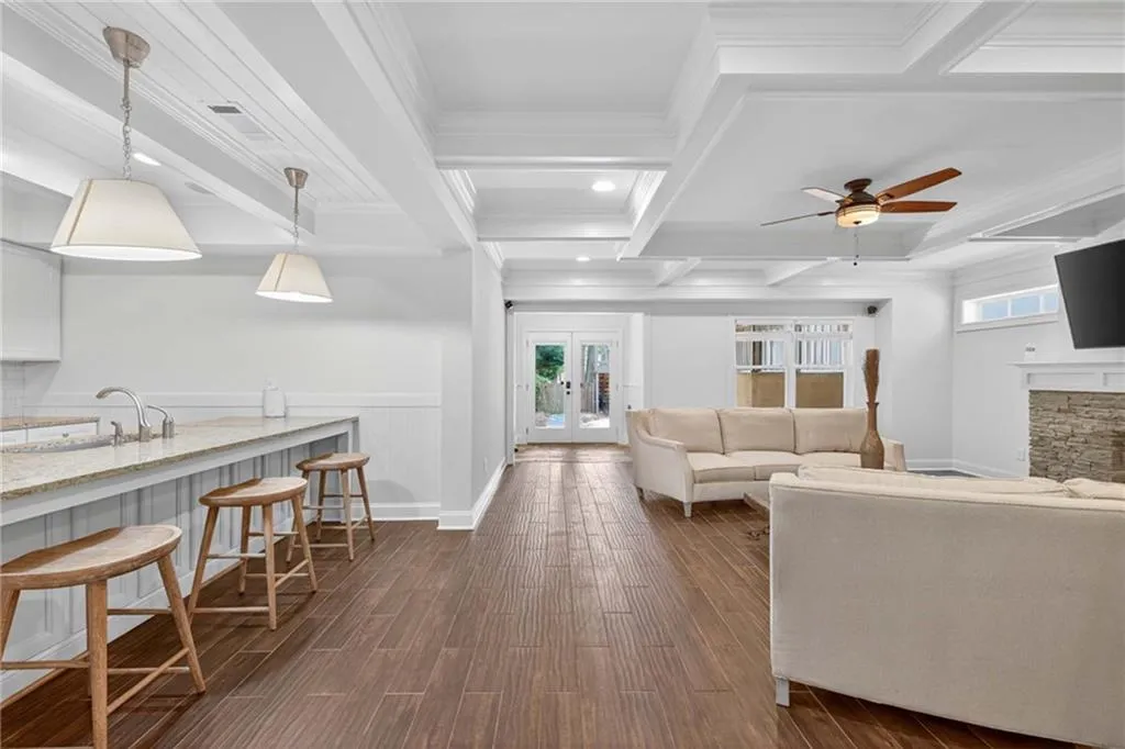 615 Burke Road Ne, Atlanta, Georgia 30305, 6 Bedrooms Bedrooms, ,5 BathroomsBathrooms,Residential,For Sale,615 Burke Road Ne,7658270