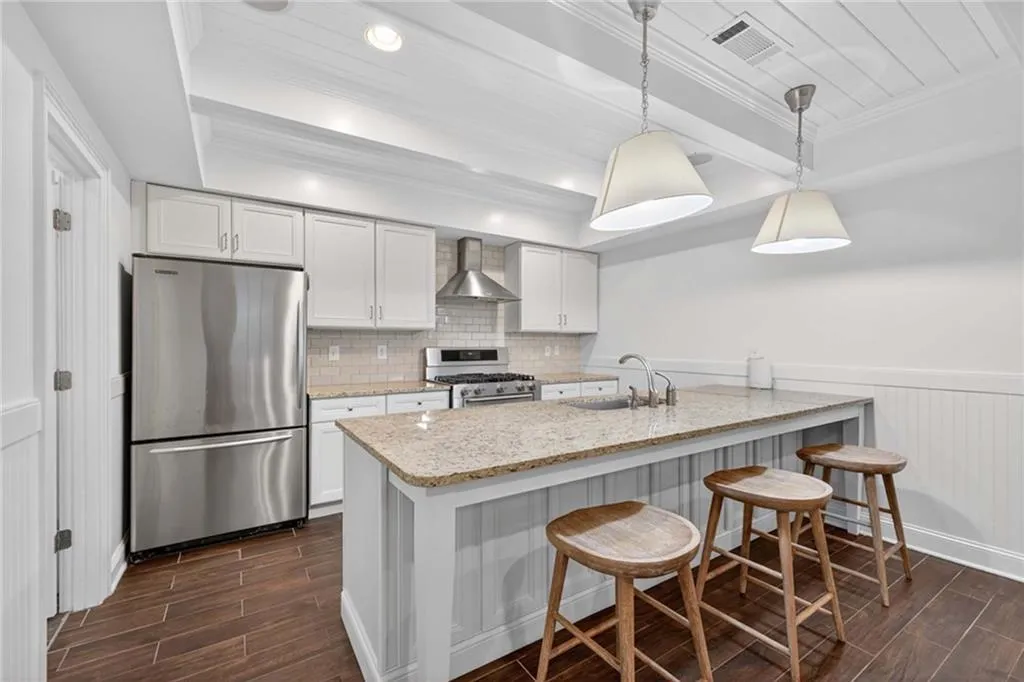 615 Burke Road Ne, Atlanta, Georgia 30305, 6 Bedrooms Bedrooms, ,5 BathroomsBathrooms,Residential,For Sale,615 Burke Road Ne,7658270