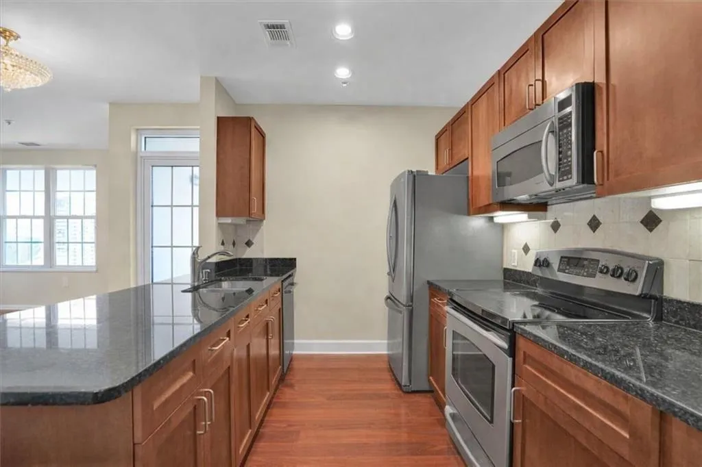 325 E Paces Ferry Road Ne Unit 1411, Atlanta, Georgia 30305, 2 Bedrooms Bedrooms, 0 ,2 BathroomsBathrooms,Residential,For Sale,325 E Paces Ferry Road Ne Unit 1411,7806516