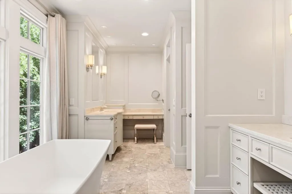 516 Tara Trail, Atlanta, Georgia 30327, 5 Bedrooms Bedrooms, ,5 BathroomsBathrooms,Residential,For Sale,516 Tara Trail,7750099