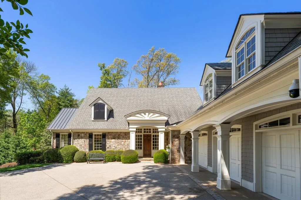 516 Tara Trail, Atlanta, Georgia 30327, 5 Bedrooms Bedrooms, ,5 BathroomsBathrooms,Residential,For Sale,516 Tara Trail,7750099