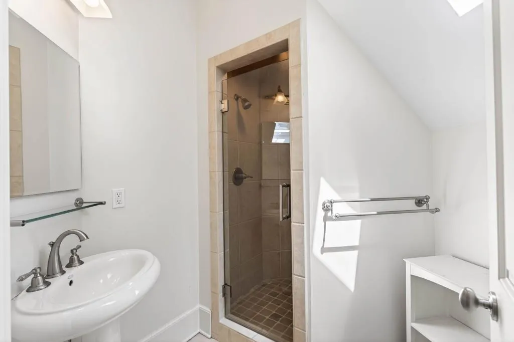 516 Tara Trail, Atlanta, Georgia 30327, 5 Bedrooms Bedrooms, ,5 BathroomsBathrooms,Residential,For Sale,516 Tara Trail,7750099