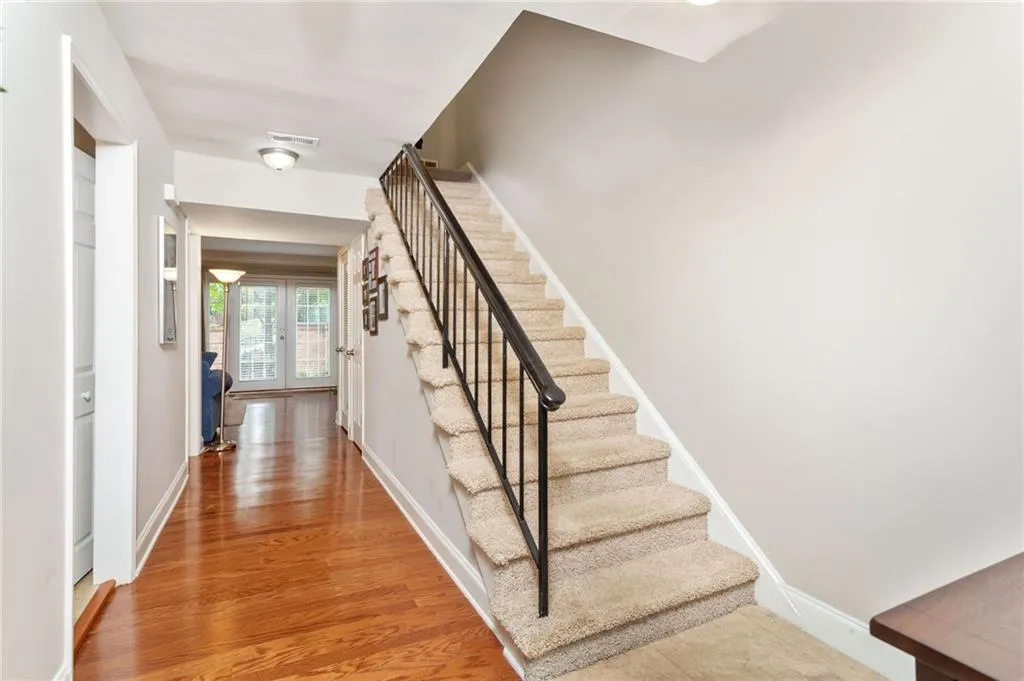 6980 Roswell Road Unit A3, Atlanta, Georgia 30328, 3 Bedrooms Bedrooms, ,2 BathroomsBathrooms,Residential,Sold,6980 Roswell Road Unit A3,6607463