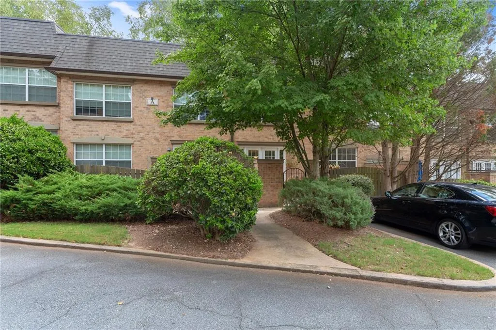 6980 Roswell Road Unit A3, Atlanta, Georgia 30328, 3 Bedrooms Bedrooms, ,2 BathroomsBathrooms,Residential,Sold,6980 Roswell Road Unit A3,6607463