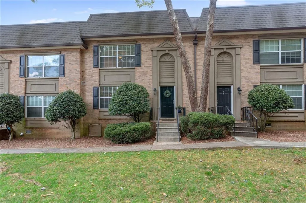 6980 Roswell Road Unit A3, Atlanta, Georgia 30328, 3 Bedrooms Bedrooms, ,2 BathroomsBathrooms,Residential,Sold,6980 Roswell Road Unit A3,6607463