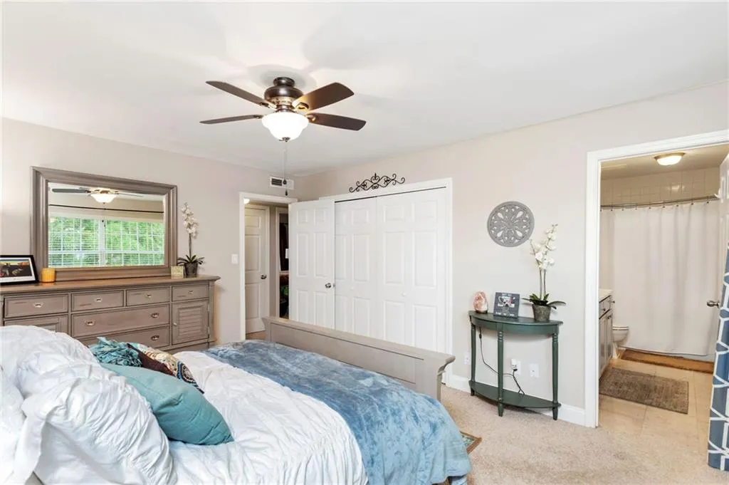 6980 Roswell Road Unit A3, Atlanta, Georgia 30328, 3 Bedrooms Bedrooms, ,2 BathroomsBathrooms,Residential,Sold,6980 Roswell Road Unit A3,6607463