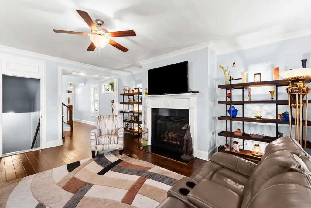 7525 Glisten Avenue, Atlanta, Georgia 30328, 4 Bedrooms Bedrooms, ,3 BathroomsBathrooms,Residential,Sold,7525 Glisten Avenue,6732438