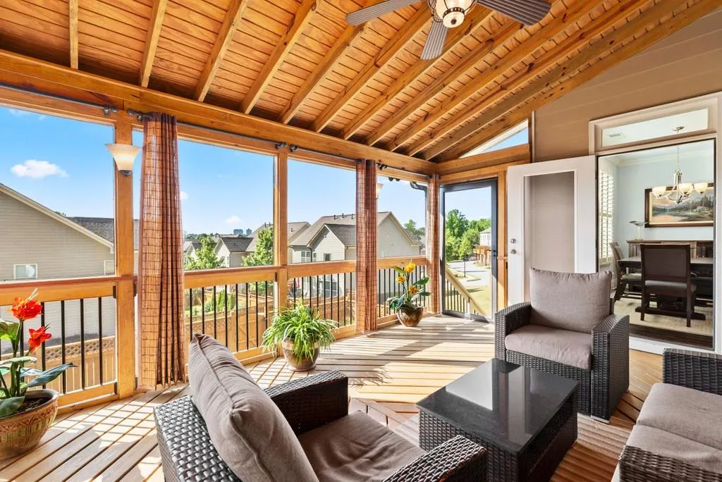 7525 Glisten Avenue, Atlanta, Georgia 30328, 4 Bedrooms Bedrooms, ,3 BathroomsBathrooms,Residential,Sold,7525 Glisten Avenue,6732438