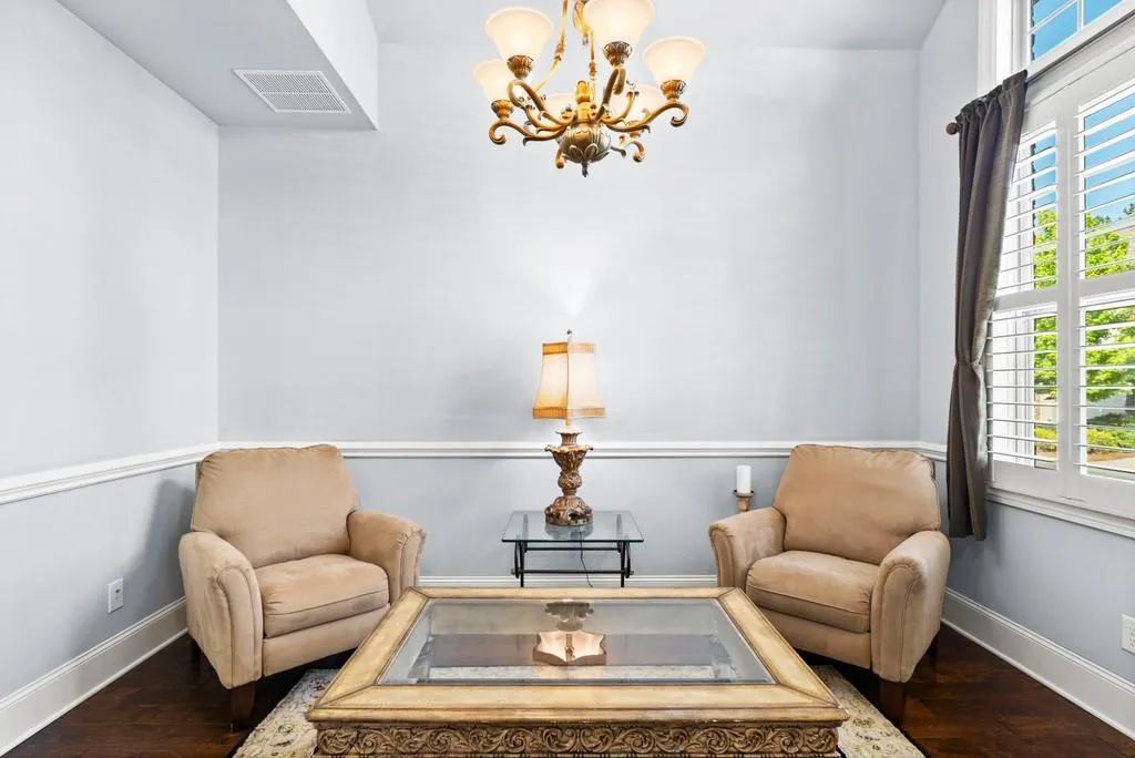 7525 Glisten Avenue, Atlanta, Georgia 30328, 4 Bedrooms Bedrooms, ,3 BathroomsBathrooms,Residential,Sold,7525 Glisten Avenue,6732438