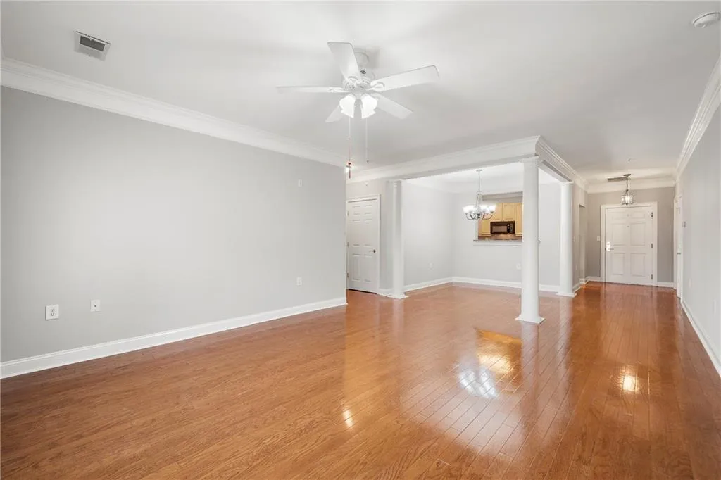 5415 Northland Drive Unit 305, Atlanta, Georgia 30342, 2 Bedrooms Bedrooms, ,2 BathroomsBathrooms,Residential,Sold,5415 Northland Drive Unit 305,7174781