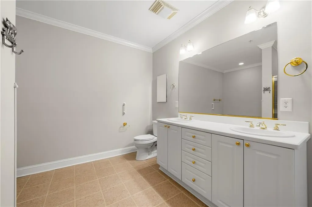 5415 Northland Drive Unit 305, Atlanta, Georgia 30342, 2 Bedrooms Bedrooms, ,2 BathroomsBathrooms,Residential,Sold,5415 Northland Drive Unit 305,7174781