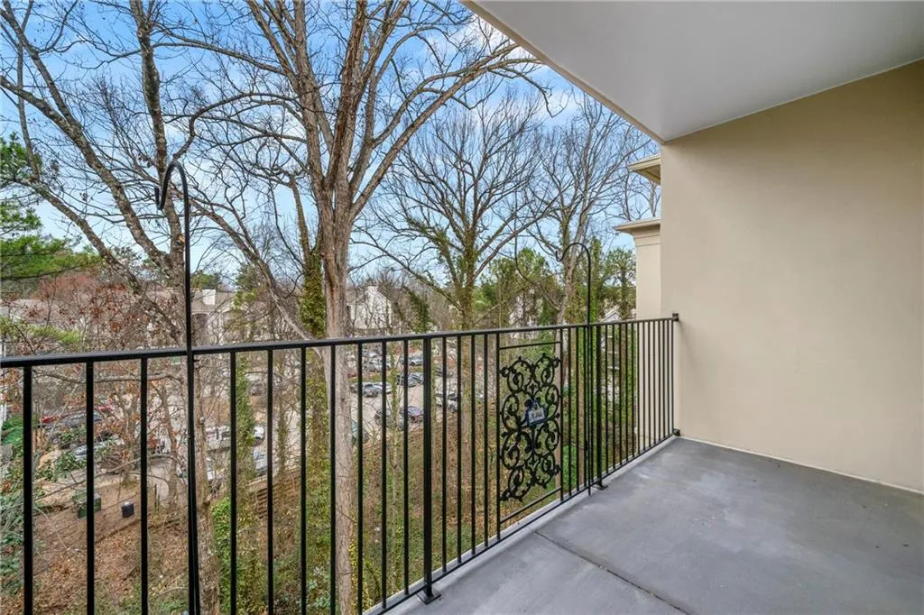 5415 Northland Drive Unit 305, Atlanta, Georgia 30342, 2 Bedrooms Bedrooms, ,2 BathroomsBathrooms,Residential,Sold,5415 Northland Drive Unit 305,7174781