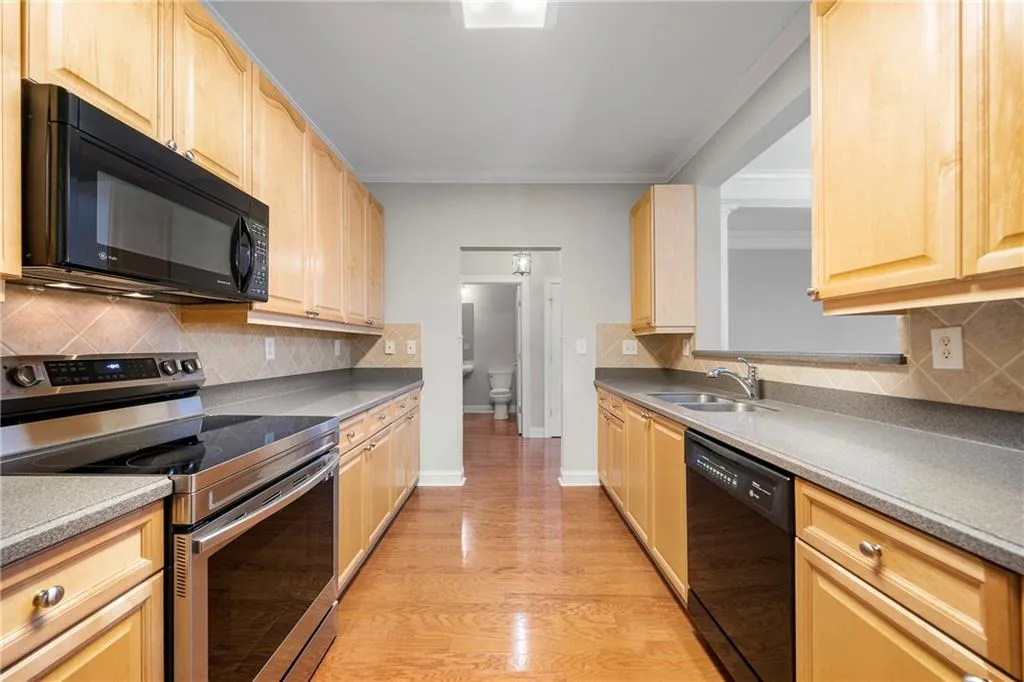 5415 Northland Drive Unit 305, Atlanta, Georgia 30342, 2 Bedrooms Bedrooms, ,2 BathroomsBathrooms,Residential,Sold,5415 Northland Drive Unit 305,7174781