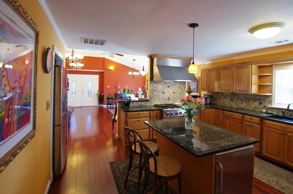 240 Danbury Lane Nw, Atlanta, Georgia 30327, 7 Bedrooms Bedrooms, ,5 BathroomsBathrooms,Residential,Sold,240 Danbury Lane Nw,6664970