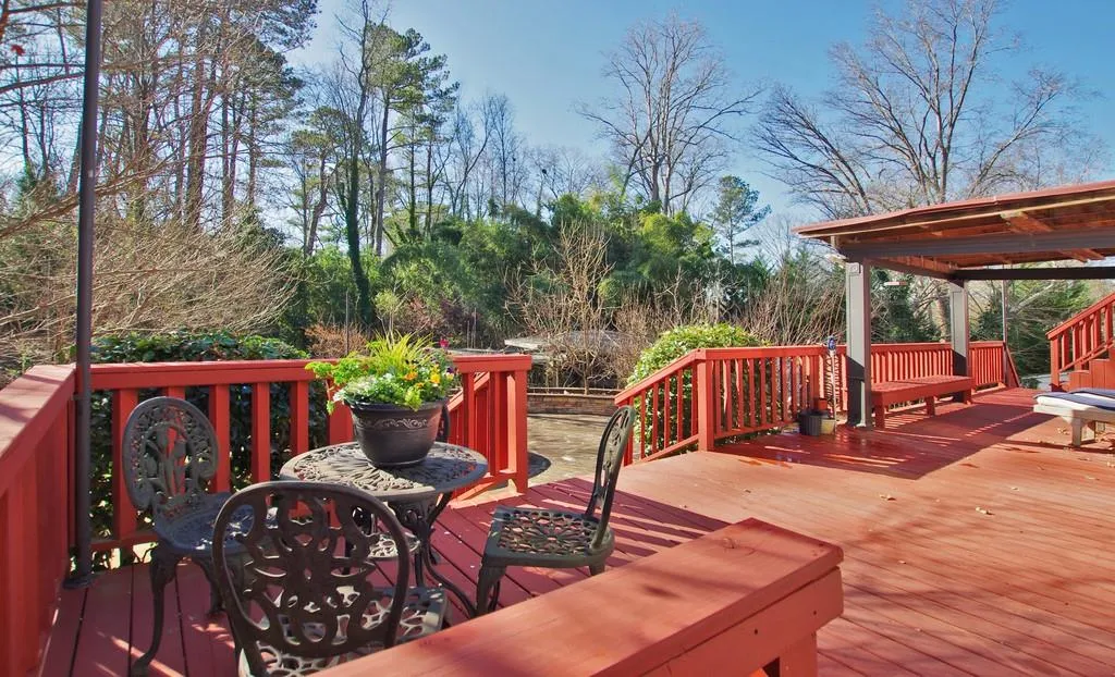 240 Danbury Lane Nw, Atlanta, Georgia 30327, 7 Bedrooms Bedrooms, ,5 BathroomsBathrooms,Residential,Sold,240 Danbury Lane Nw,6664970