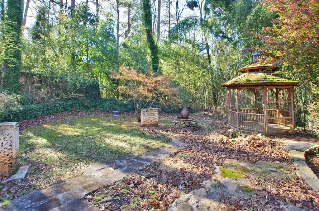 240 Danbury Lane Nw, Atlanta, Georgia 30327, 7 Bedrooms Bedrooms, ,5 BathroomsBathrooms,Residential,Sold,240 Danbury Lane Nw,6664970