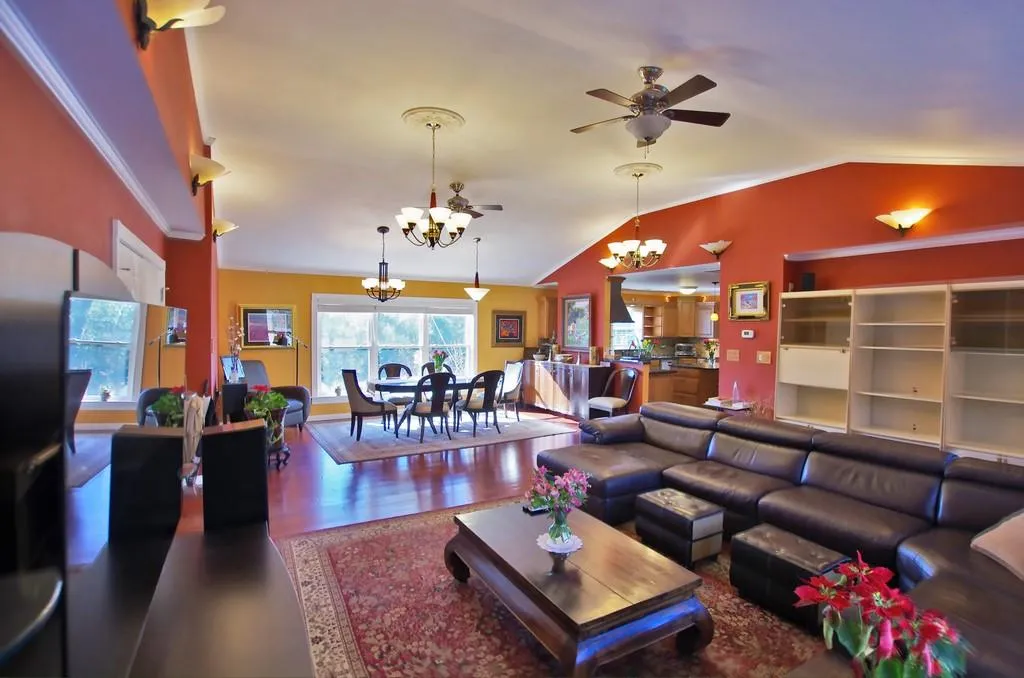 240 Danbury Lane Nw, Atlanta, Georgia 30327, 7 Bedrooms Bedrooms, ,5 BathroomsBathrooms,Residential,Sold,240 Danbury Lane Nw,6664970