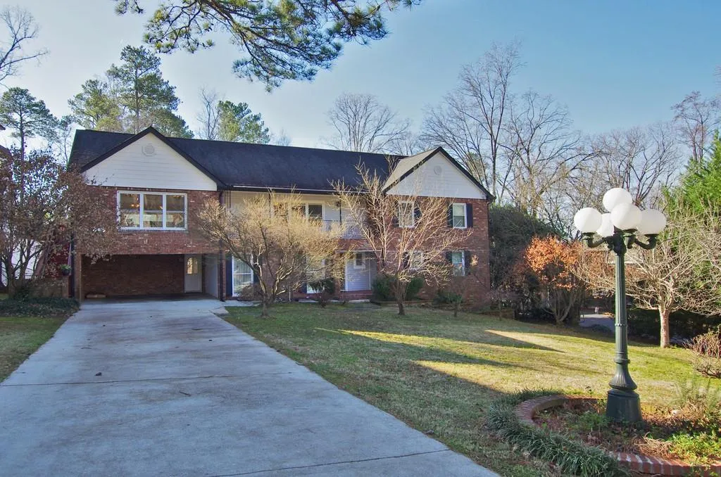 240 Danbury Lane Nw, Atlanta, Georgia 30327, 7 Bedrooms Bedrooms, ,5 BathroomsBathrooms,Residential,Sold,240 Danbury Lane Nw,6664970
