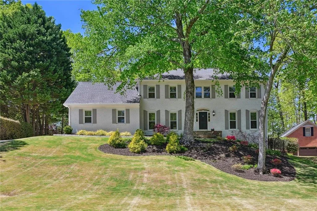 6930 Hunters Knoll Ne, Sandy Springs, Georgia 30328, 4 Bedrooms Bedrooms, ,4 BathroomsBathrooms,Residential,Sold,6930 Hunters Knoll Ne,7201851