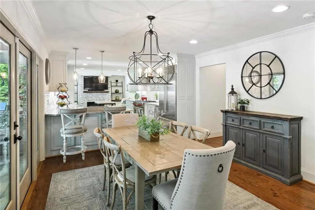 6930 Hunters Knoll Ne, Sandy Springs, Georgia 30328, 4 Bedrooms Bedrooms, ,4 BathroomsBathrooms,Residential,Sold,6930 Hunters Knoll Ne,7201851