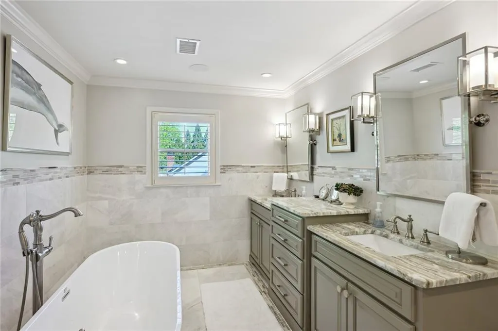 6930 Hunters Knoll Ne, Sandy Springs, Georgia 30328, 4 Bedrooms Bedrooms, ,4 BathroomsBathrooms,Residential,Sold,6930 Hunters Knoll Ne,7201851