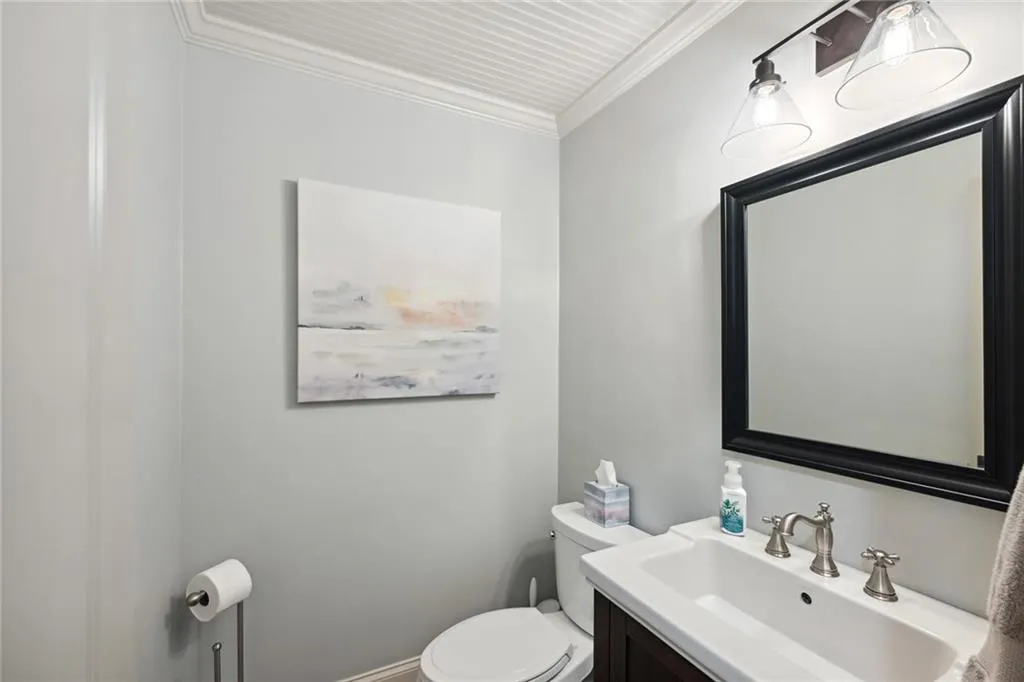 6930 Hunters Knoll Ne, Sandy Springs, Georgia 30328, 4 Bedrooms Bedrooms, ,4 BathroomsBathrooms,Residential,Sold,6930 Hunters Knoll Ne,7201851