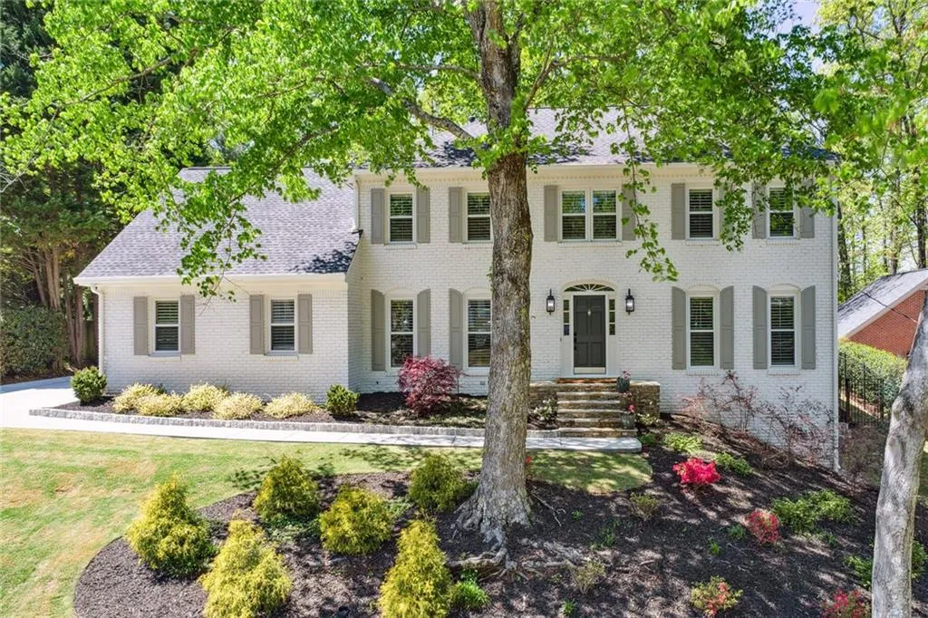 6930 Hunters Knoll Ne, Sandy Springs, Georgia 30328, 4 Bedrooms Bedrooms, ,4 BathroomsBathrooms,Residential,Sold,6930 Hunters Knoll Ne,7201851